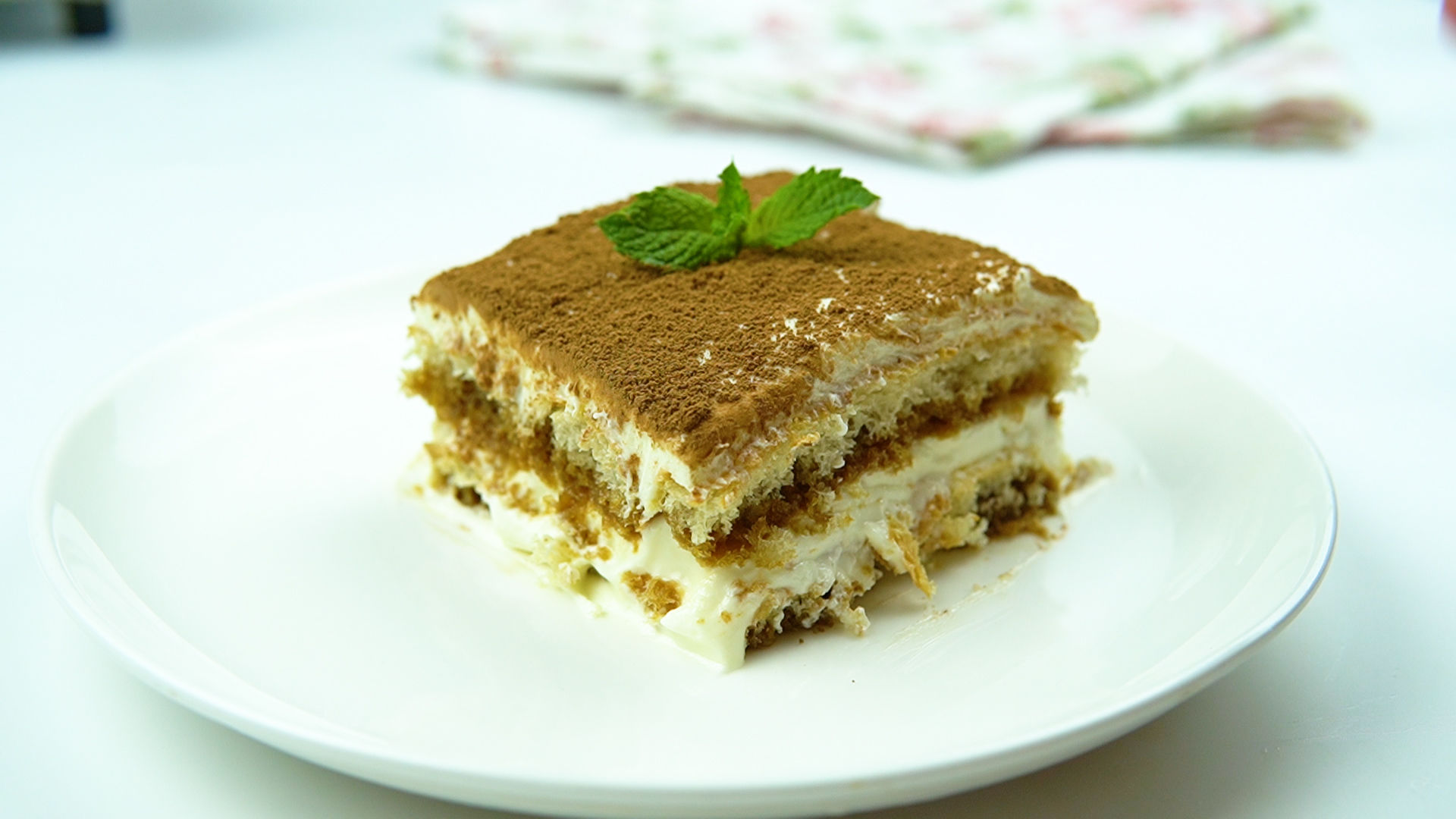 Traditional Tiramisu Cake